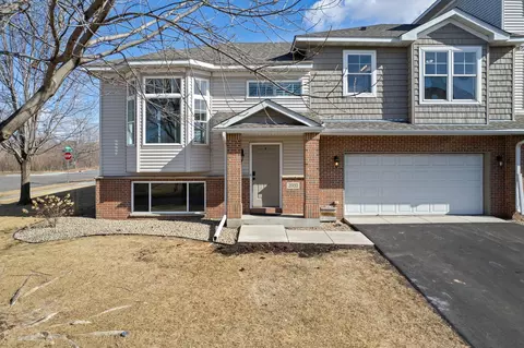 20153 Holister Ln, Lakeville, MN 55044