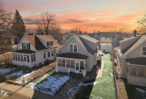 684 Hawthorne Ave E, Saint Paul, MN 55106