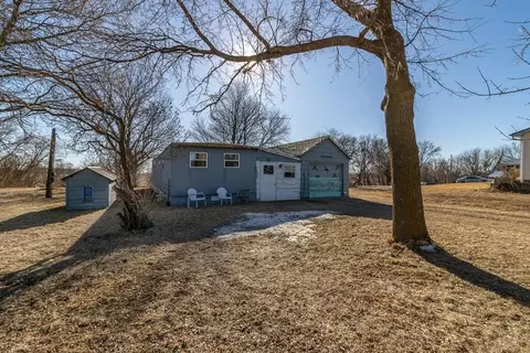 201 Shoreview Ln, Gaylord, MN 55334
