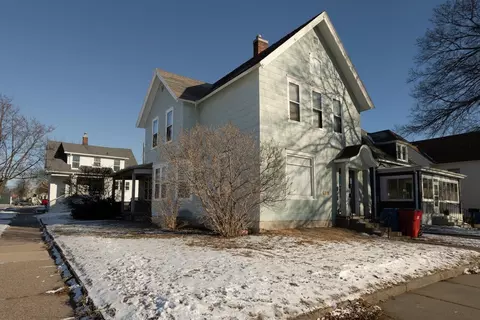 1078 W Wabasha St, Winona, MN 55987