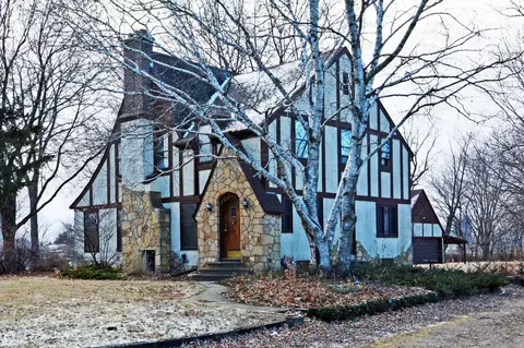 274 S Maple Ave, Le Center, MN 56057