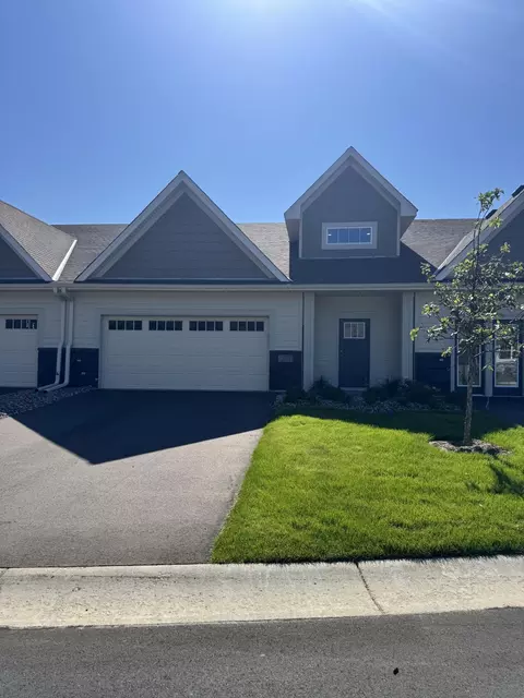 13727 Hollybrook Cir, Apple Valley, MN 55124