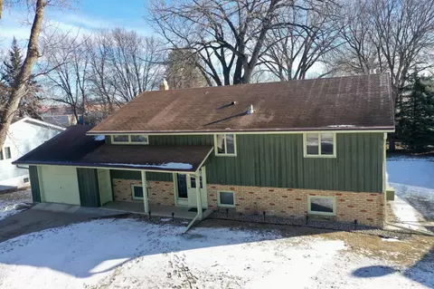 2001 5th St SW, Willmar, MN 56201