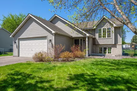 6253 Karston Dr NE, Albertville, MN 55301