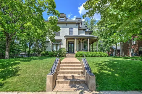 649 Summit Ave, Saint Paul, MN 55105