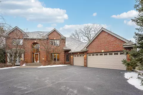 10089 Purgatory Rd, Eden Prairie, MN 55347
