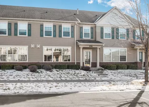 6612 Lamplight Dr, Albertville, MN 55301