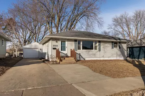 2561 11th Ave NW, Rochester, MN 55901