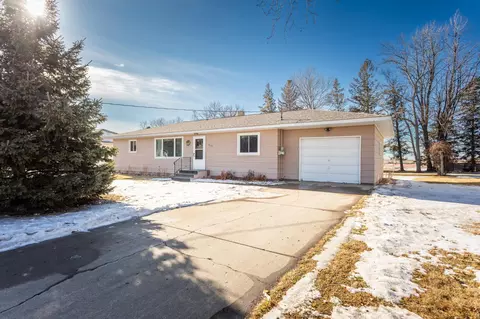413 1st St N, Hoffman, MN 56339