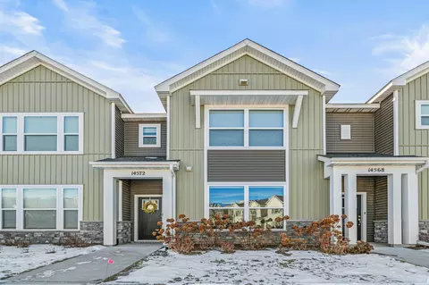 14572 Twin Lakes Cir, Burnsville, MN 55306