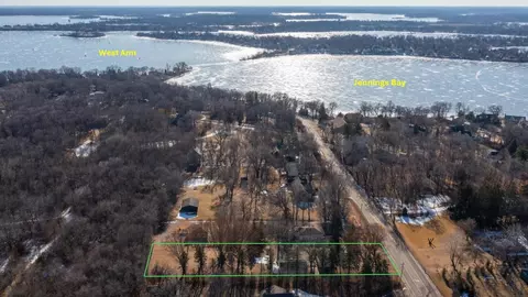 1060 N Shore Dr W, Mound, MN 55364