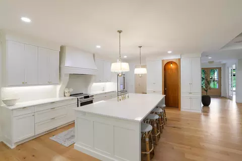 Kitchen - 4610 Daisy Cir, Hamel, MN 55340 photo 1 of 4