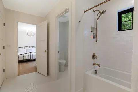 Bath - 4610 Daisy Cir, Hamel, MN 55340 photo 5 of 7