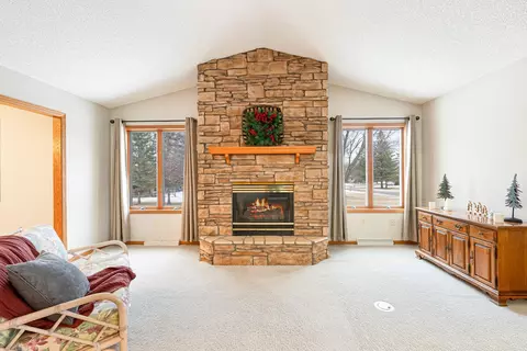 1727 Buckingham Path, Faribault, MN 55021 photo 6