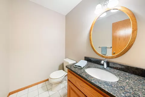 1727 Buckingham Path, Faribault, MN 55021 photo 11