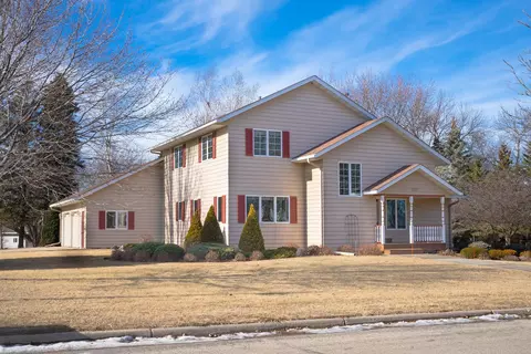 1727 Buckingham Path, Faribault, MN 55021 photo 3