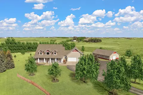 8893 250th St E, Hampton, MN 55031