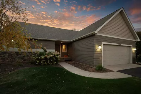 1026 Wyncrest Ct, Woodbury, MN 55129