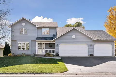 7404 Parkview Dr, Mounds View, MN 55112