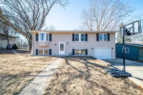542 E 3rd Ave, Zumbrota, MN 55992