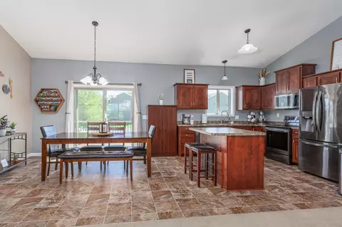 910 Link Dr SE, Pine City, MN 55063