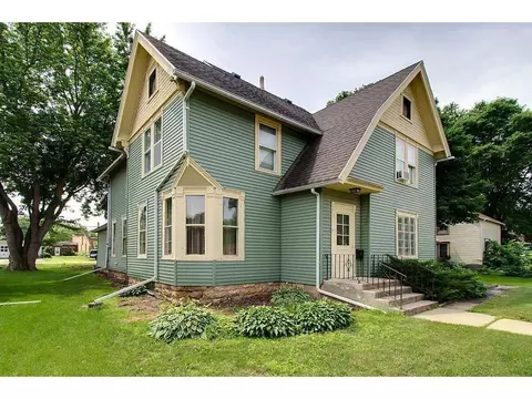 509 1st St, Kenyon, MN 55946