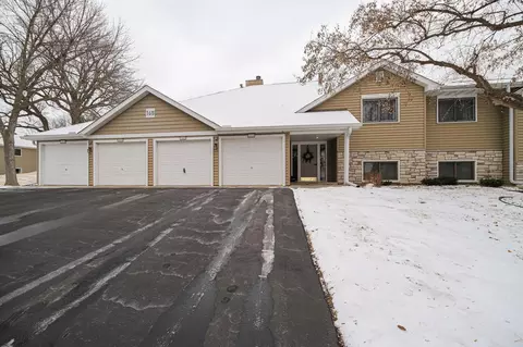 14418 Fairway Dr #165, Eden Prairie, MN 55344