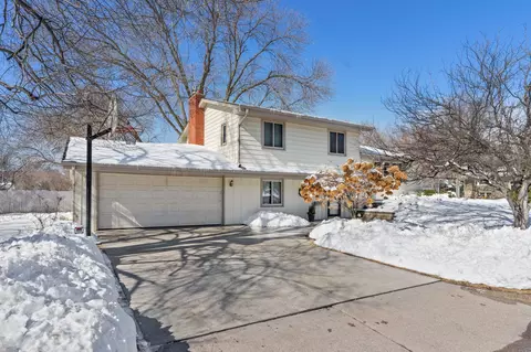 1335 Jersey Ave N, Golden Valley, MN 55427