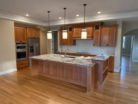 6005 Shoreview Pointe, Chaska, MN 55318
