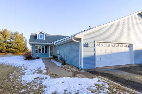 330 Meadowview Ct, Baldwin, WI 54002
