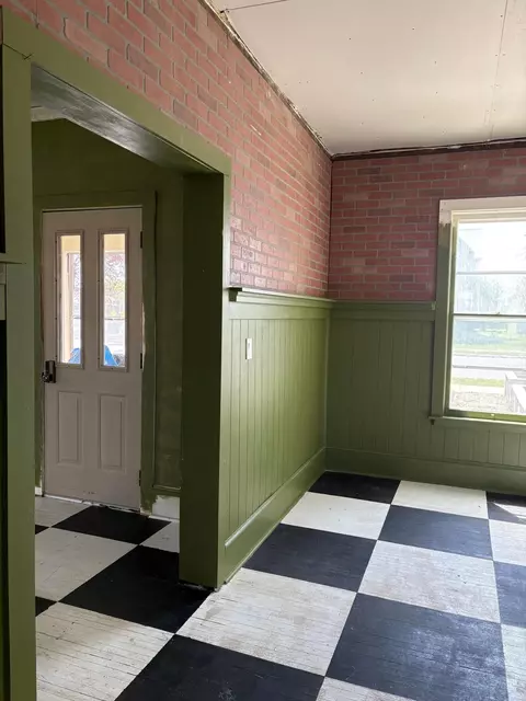 Entry Way - 20 1st Ave NW, Plainview, MN 55964 photo 1 of 5