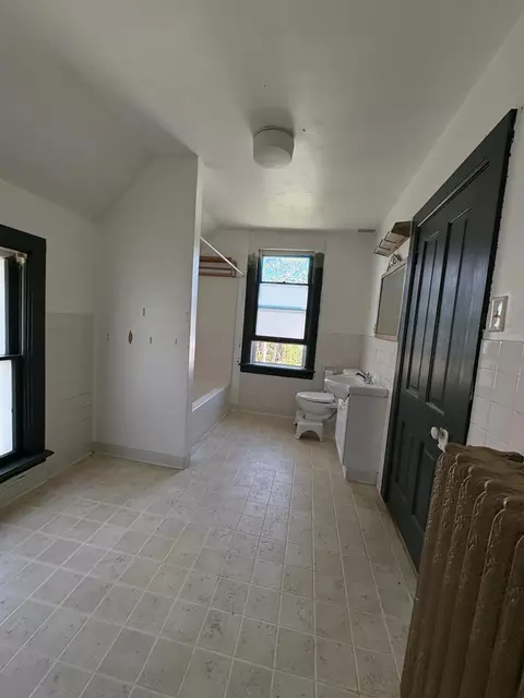 Bath - 20 1st Ave NW, Plainview, MN 55964 photo 3 of 3