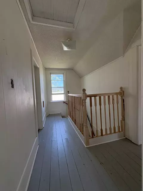 Entry Way - 20 1st Ave NW, Plainview, MN 55964 photo 3 of 5