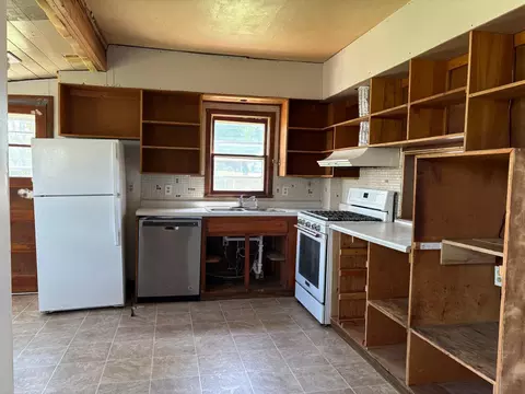 Kitchen - 20 1st Ave NW, Plainview, MN 55964 photo 1 of 3