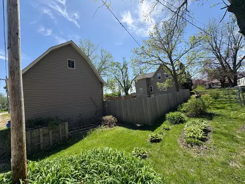 Exterior - 20 1st Ave NW, Plainview, MN 55964 photo 4 of 6