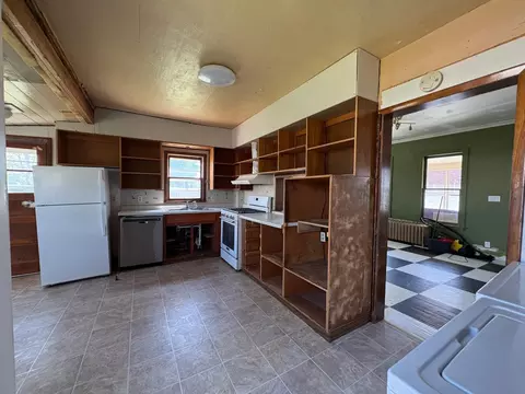 Kitchen - 20 1st Ave NW, Plainview, MN 55964 photo 3 of 3