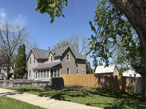 20 1st Ave NW, Plainview, MN 55964
