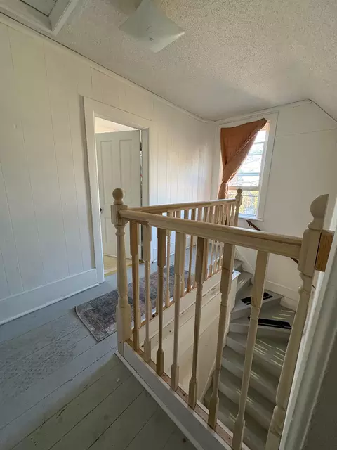 Entry Way - 20 1st Ave NW, Plainview, MN 55964 photo 2 of 5
