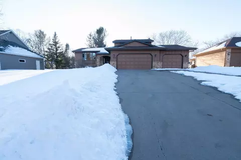 5799 Oxford St N, Shoreview, MN 55126