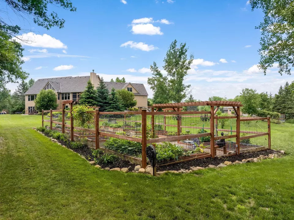 Exterior - 20120 France Cir, Prior Lake, MN 55372 photo 18 of 24