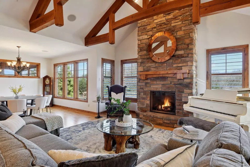 Living - 20120 France Cir, Prior Lake, MN 55372 photo 3 of 9