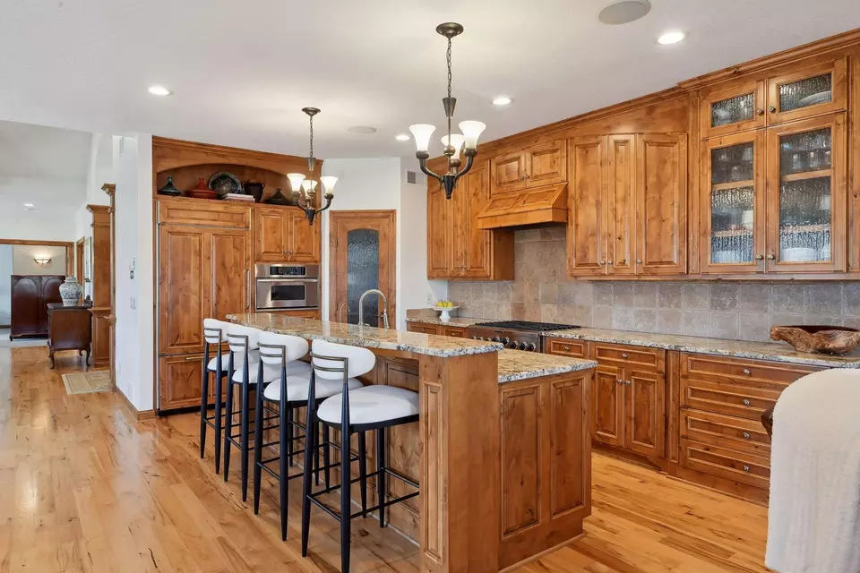 Kitchen - 20120 France Cir, Prior Lake, MN 55372 photo 1 of 5