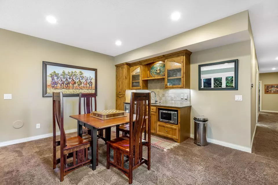Dining - 20120 France Cir, Prior Lake, MN 55372 photo 4 of 4