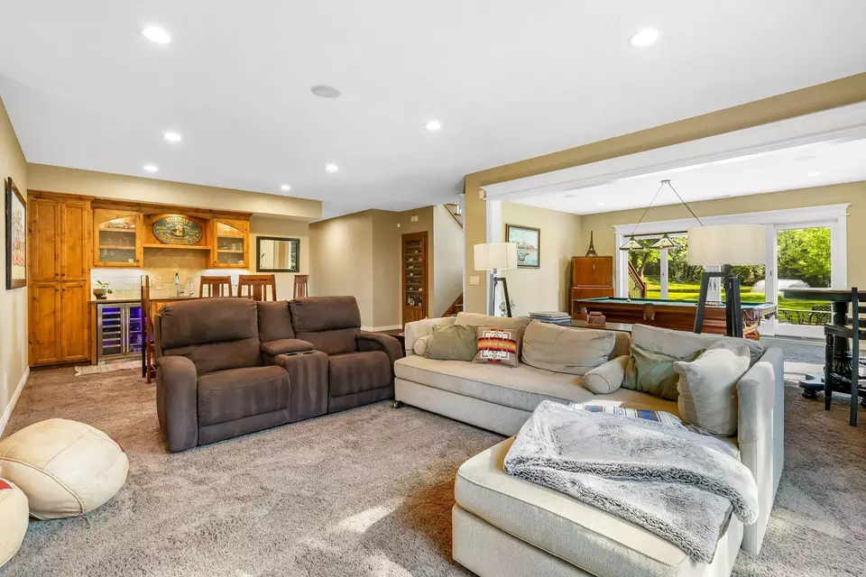 Living - 20120 France Cir, Prior Lake, MN 55372 photo 9 of 9