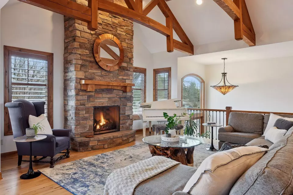 Living - 20120 France Cir, Prior Lake, MN 55372 photo 2 of 9