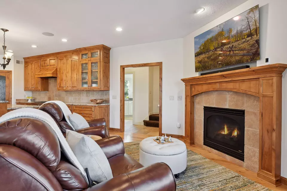 Living - 20120 France Cir, Prior Lake, MN 55372 photo 8 of 9