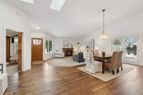 5417 Sanibel Dr, Hopkins, MN 55343