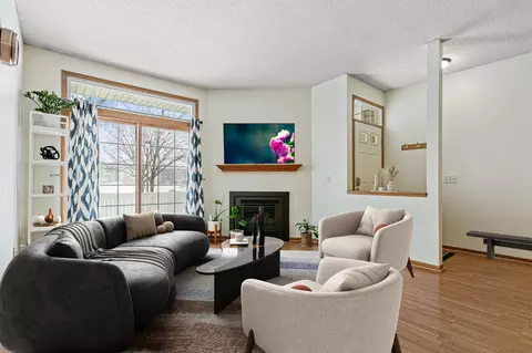 15507 Garnet Way #82, Apple Valley, MN 55124
