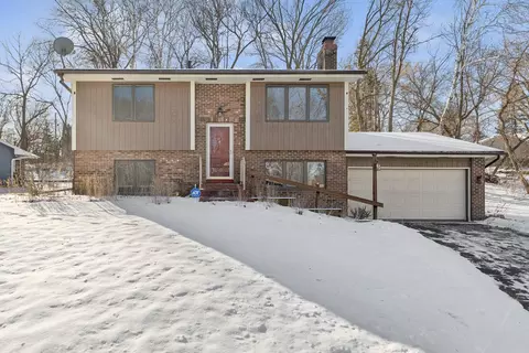 3950 Linden Cir, Excelsior, MN 55331