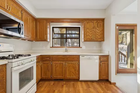 3950 Linden Cir, Excelsior, MN 55331 photo 11